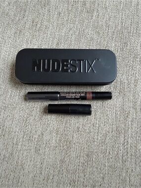 Nudestix Magnetic Matte Eye Color - Fig (warm brown)